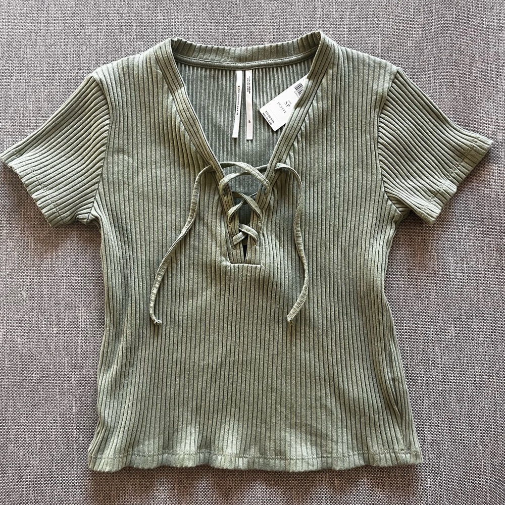 Anthropologie new with tags lace up front baby tee moss color size SP